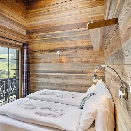 Reine By Mrs Miggins * Val dʼIlliez