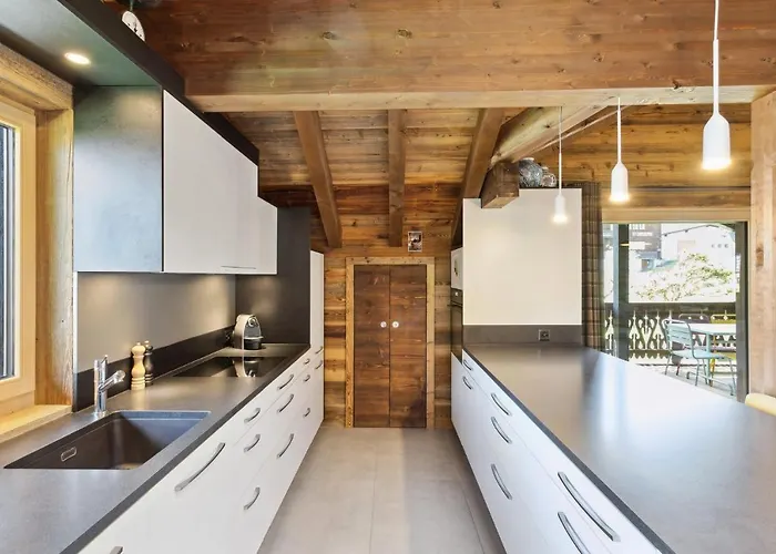 Reine By Mrs Miggins *